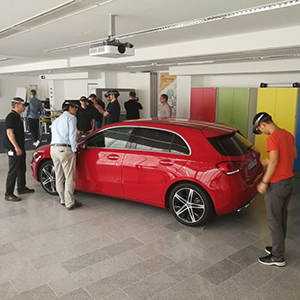 Mercedes-Benz AR Training