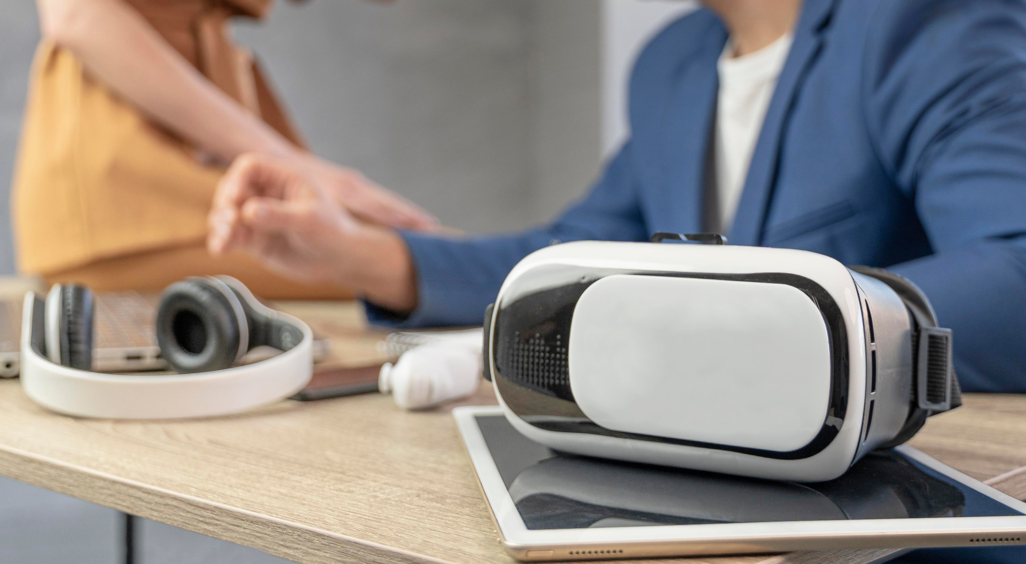 Virtual reality headset